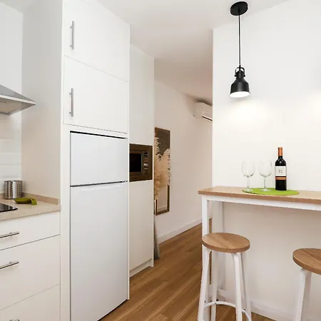 Centre, Renovated, 200m פואנגירולה